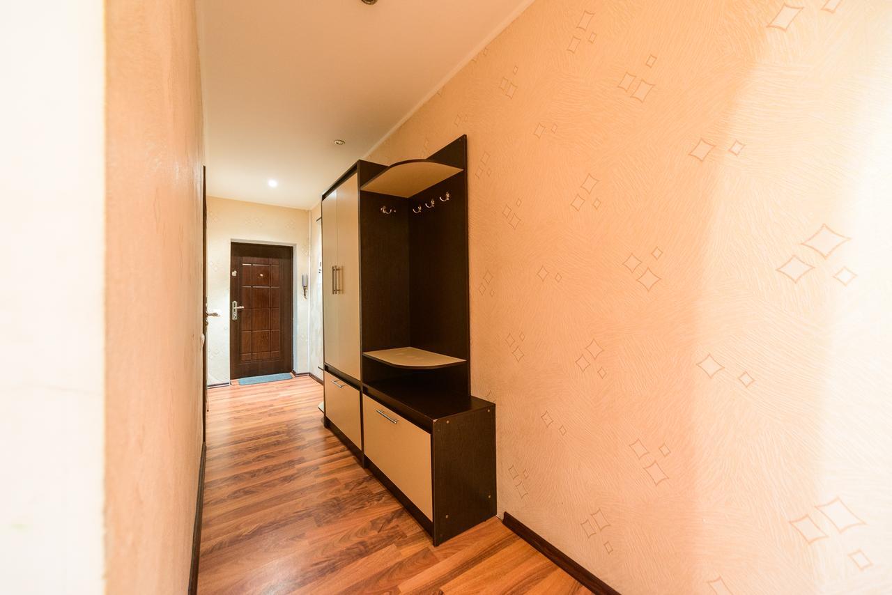 Apartment On Hryhoriia Chuprynky Kyiv Exterior photo